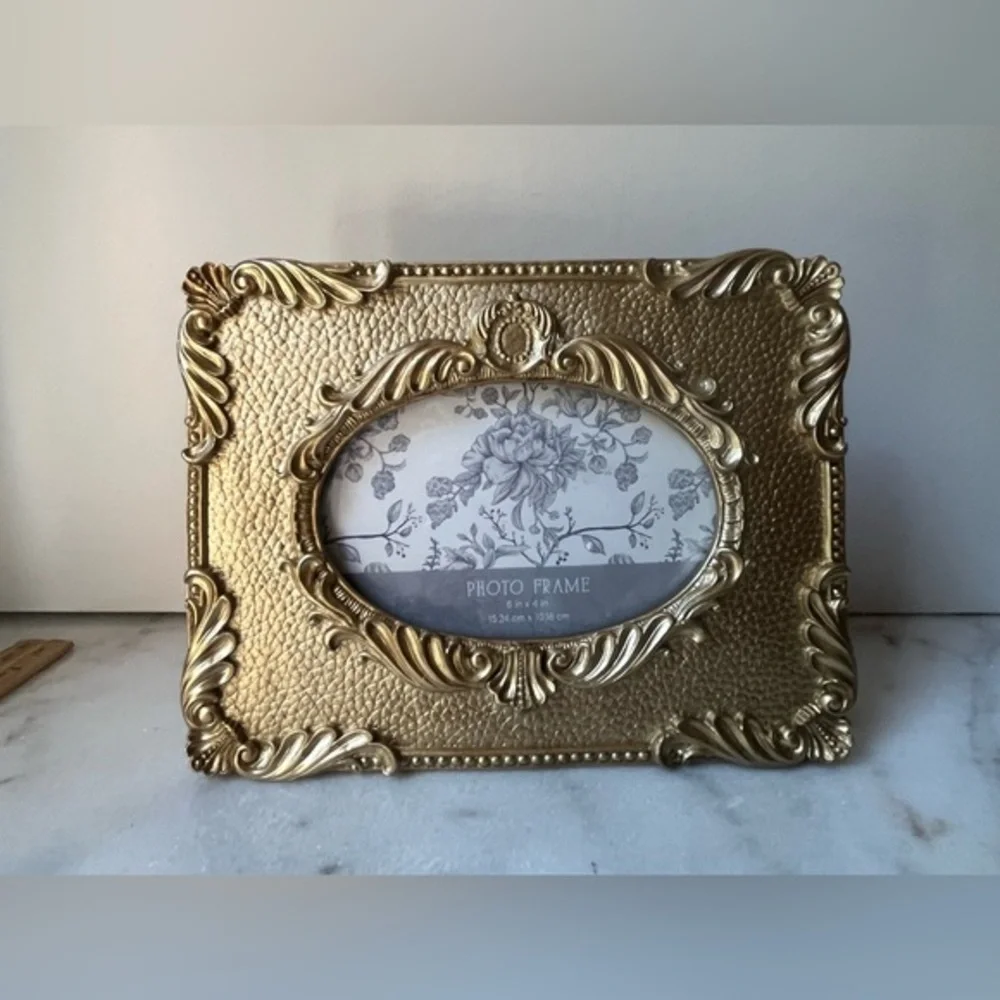 Gold Ornate Floral For Oval inside 4”x6” Picture Frame New 8.5” ”x6.5”